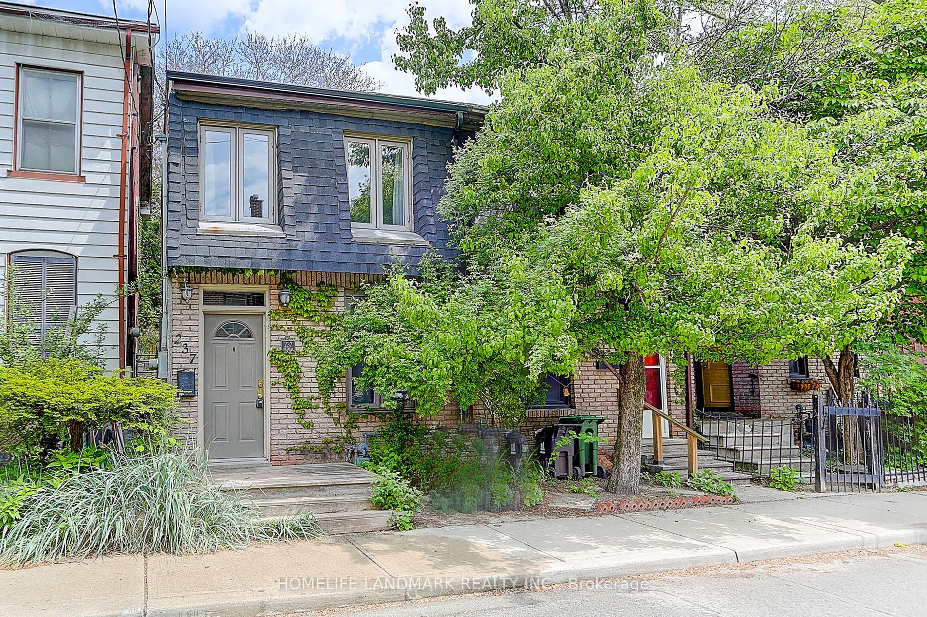 Att/Row/Twnhouse house for sale at 237 Ontario St Toronto Ontario