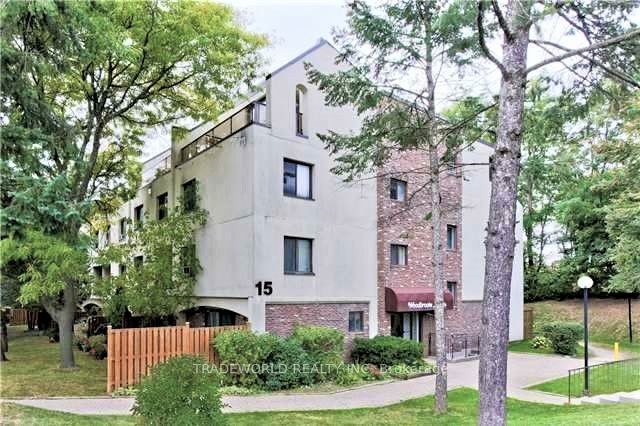 Condo Townhouse house for sale at 15 Pebble Bywy Toronto Ontario