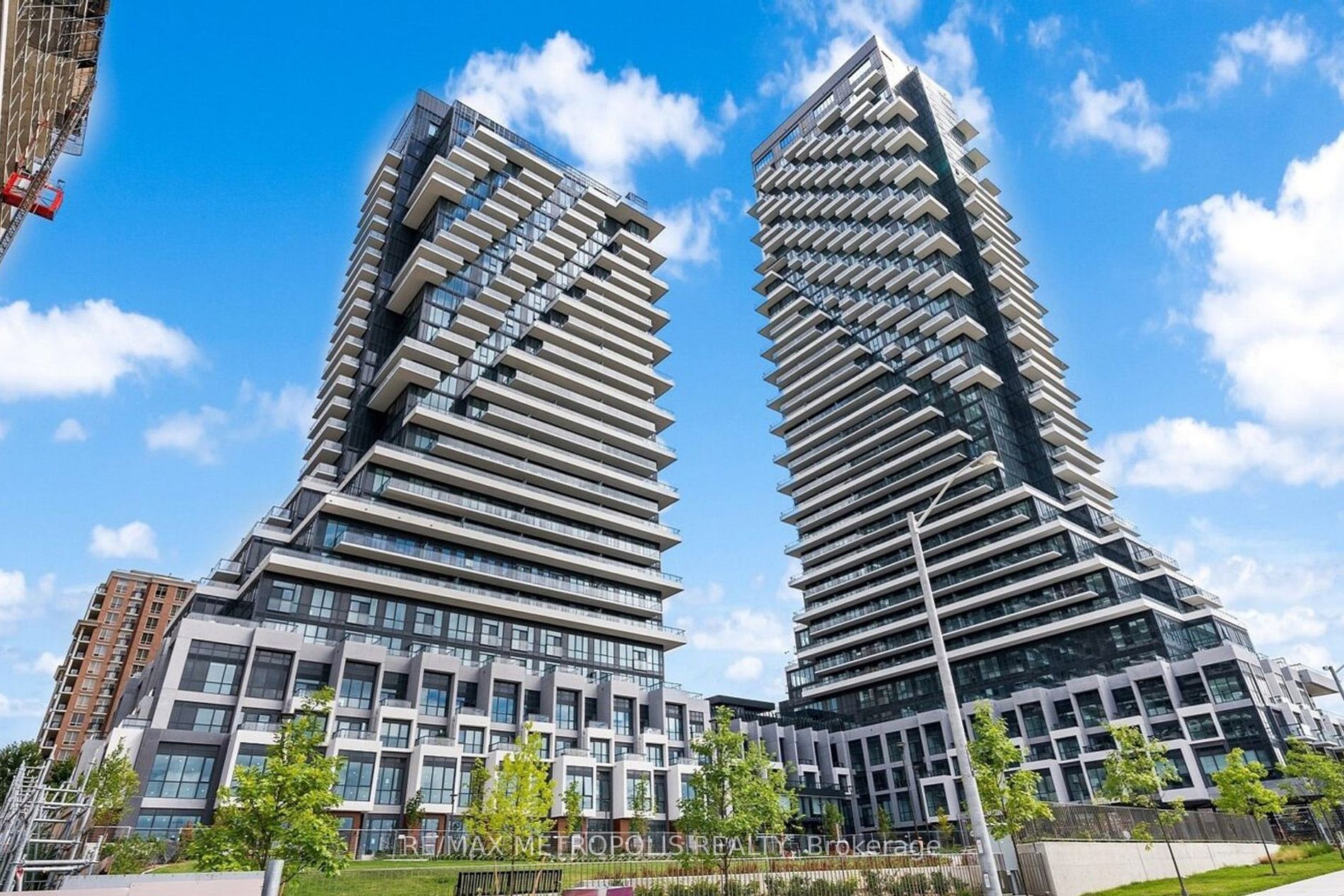 Condo Apt house for sale at 30 INN ON THE PA Toronto Ontario