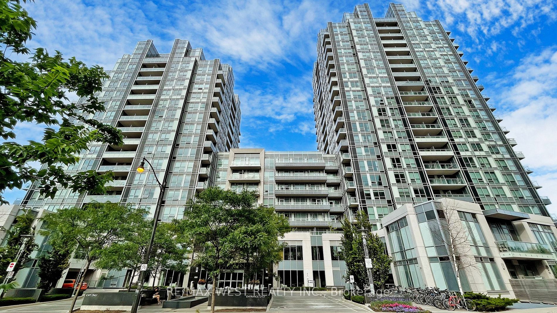 Condo Apt house for sale at 120 Harrison Gar Toronto Ontario