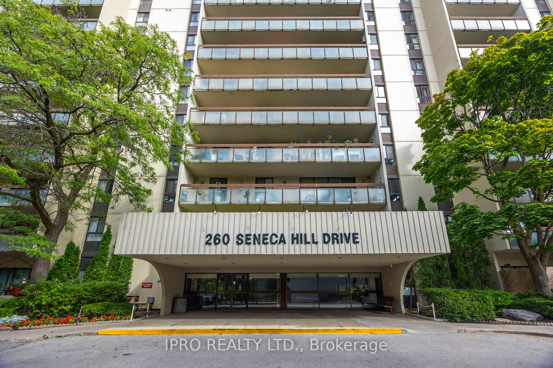 Condo Apt house for sale at 260 Seneca Hill  Toronto Ontario