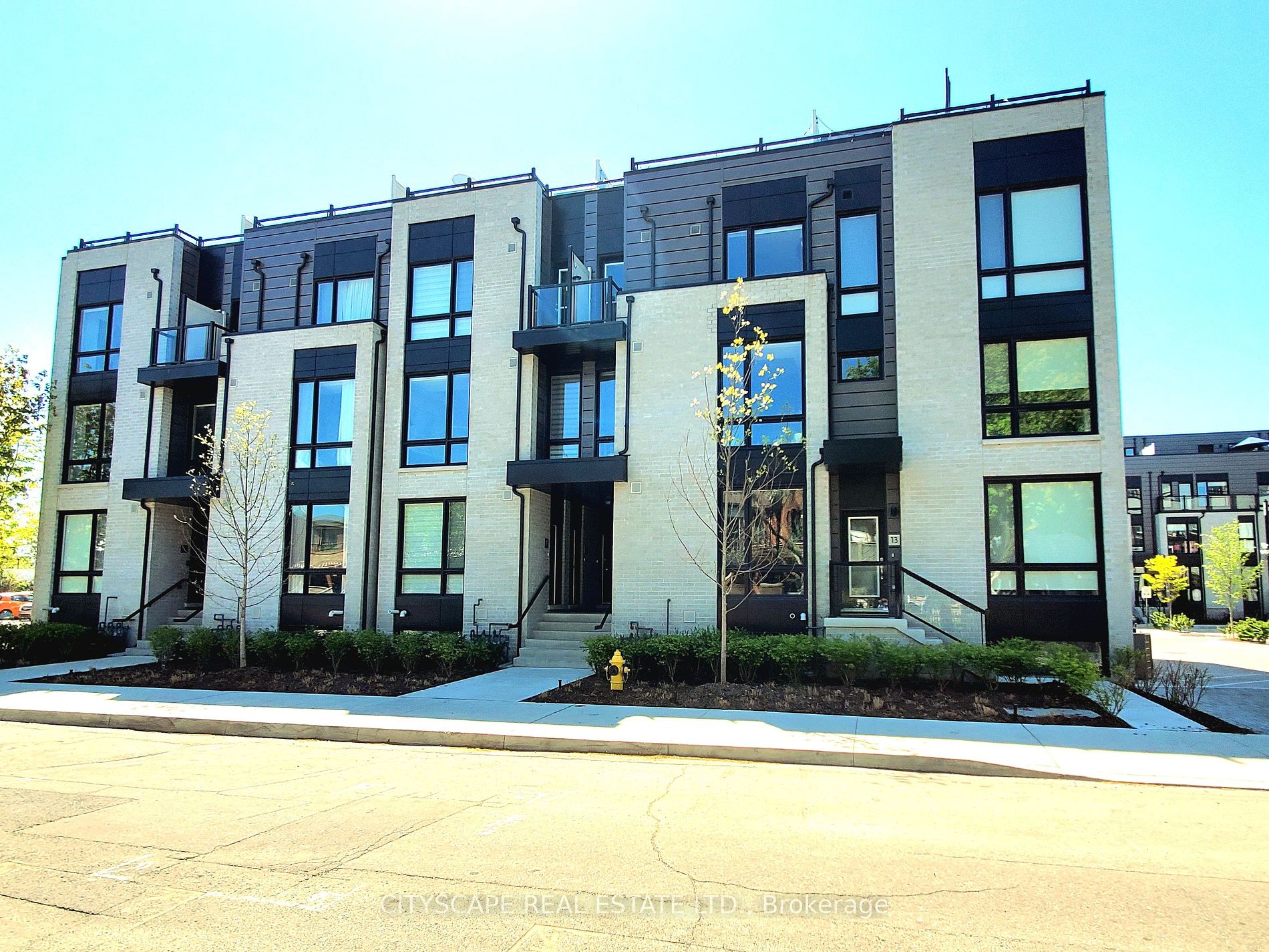 Condo Townhouse house for sale at 31 Florence St Toronto Ontario