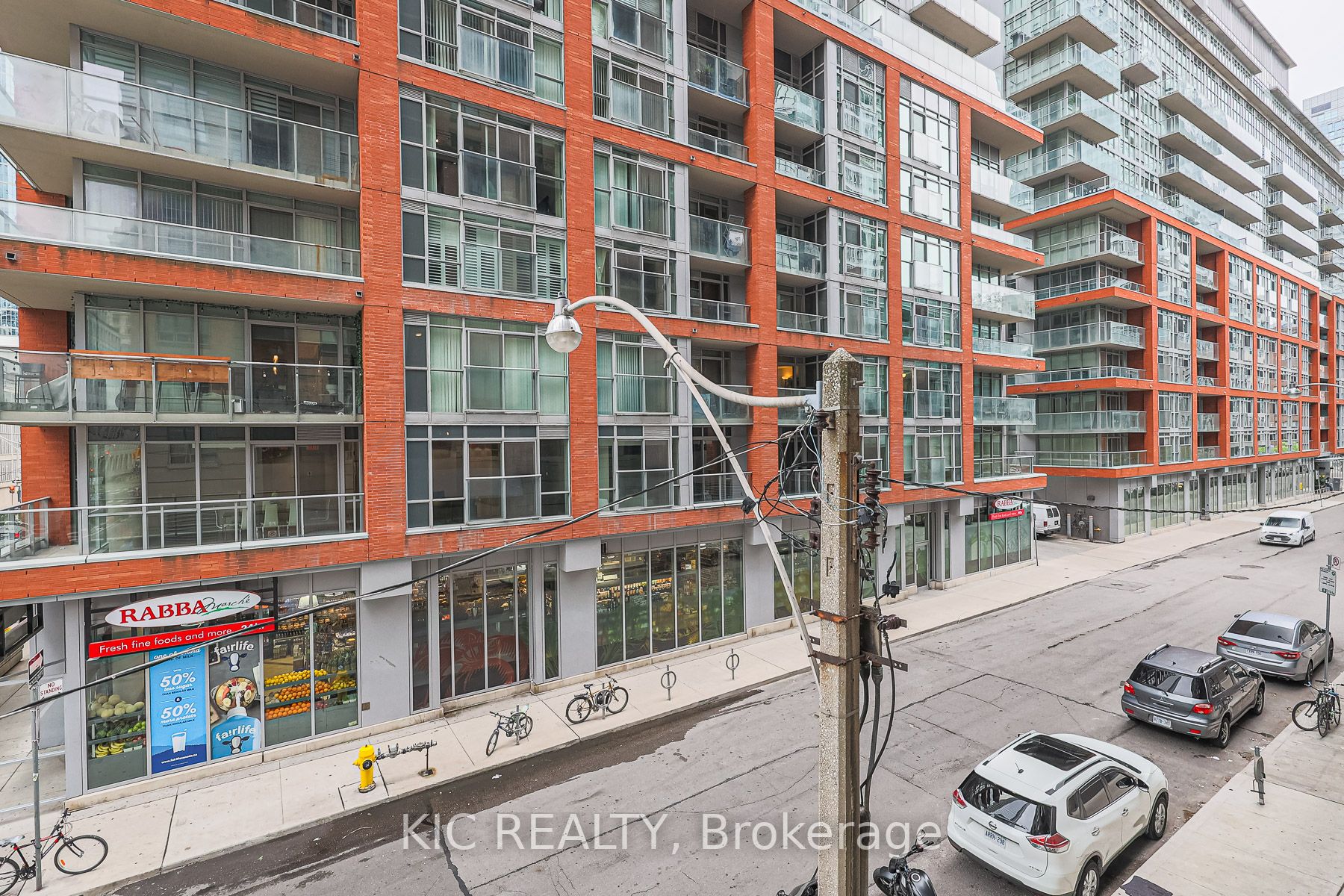 Condo Apt house for sale at 140 SIMCOE St Toronto Ontario