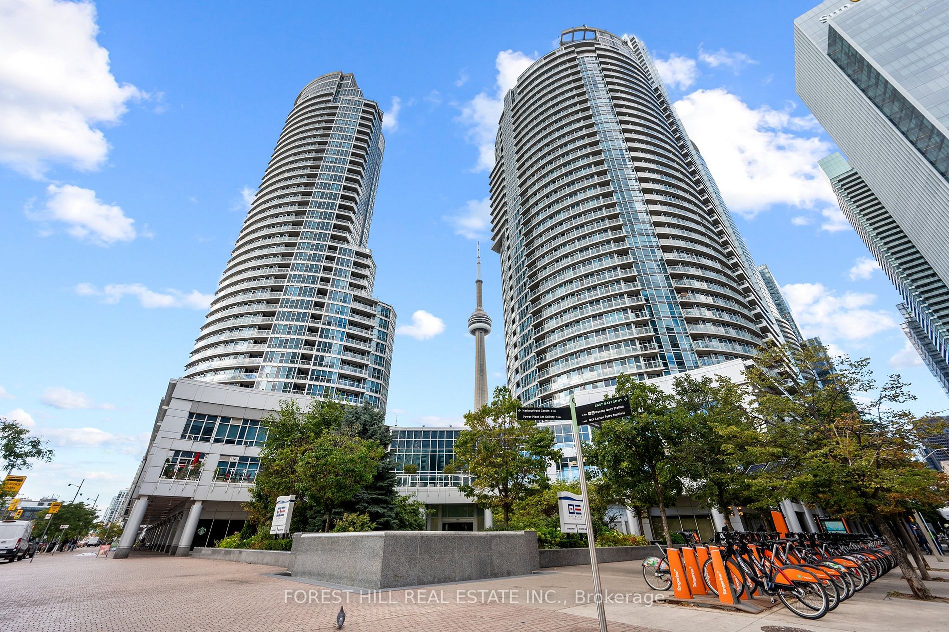 Condo Apt house for sale at 208 Queens Quay  Toronto Ontario