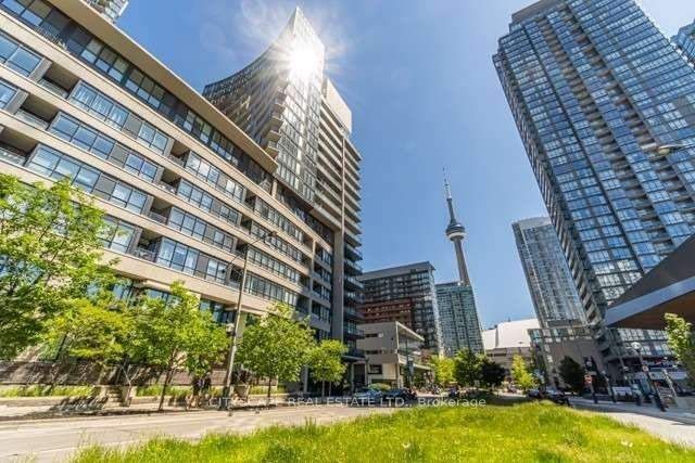 Condo Apt house for sale at 8 Telegram Mews Toronto Ontario