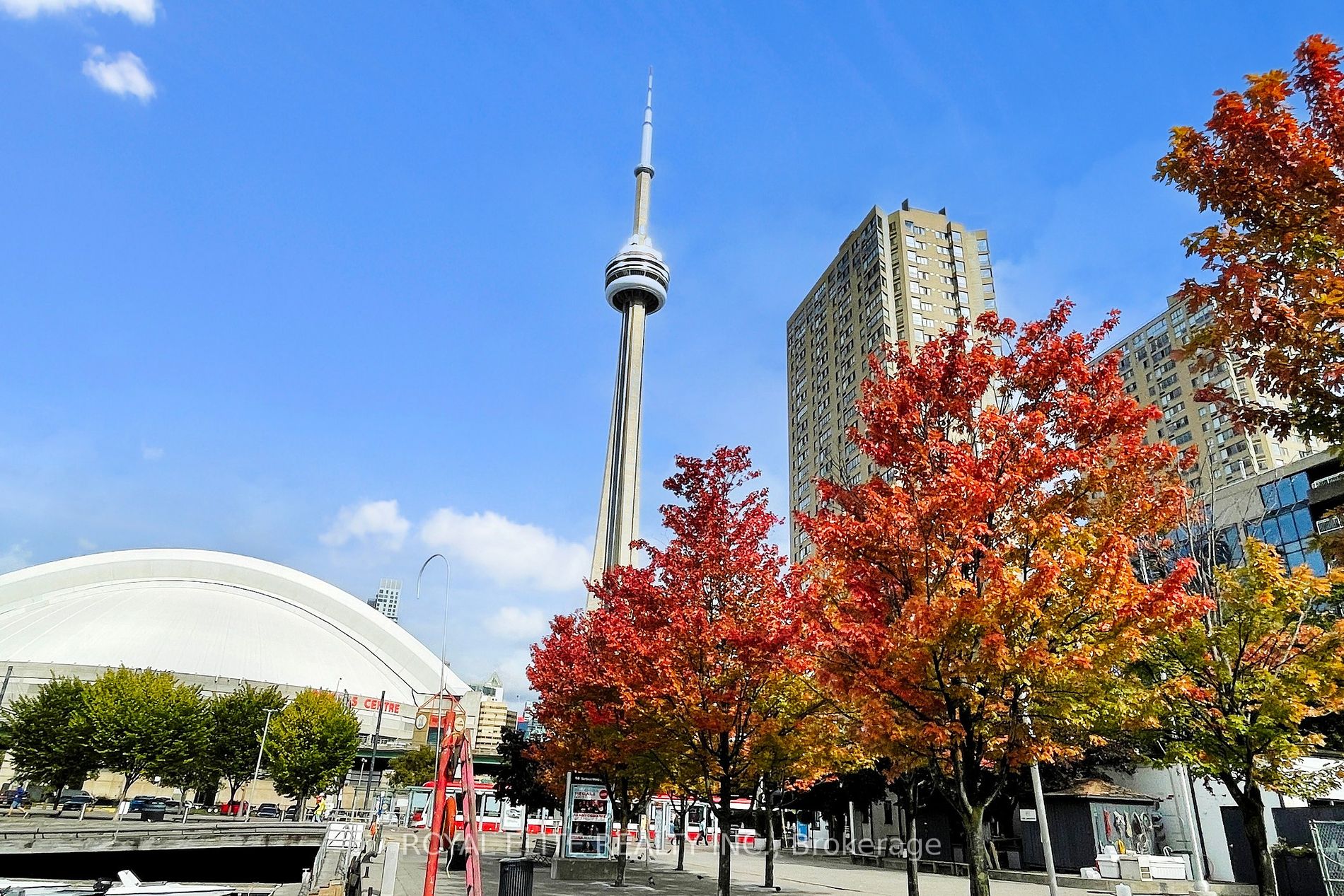 Condo Apt house for sale at 270 Queens Quay  Toronto Ontario