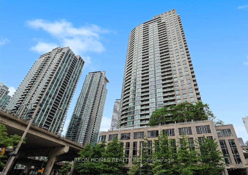 Condo Apt house for sale at 18 Yonge St Toronto Ontario