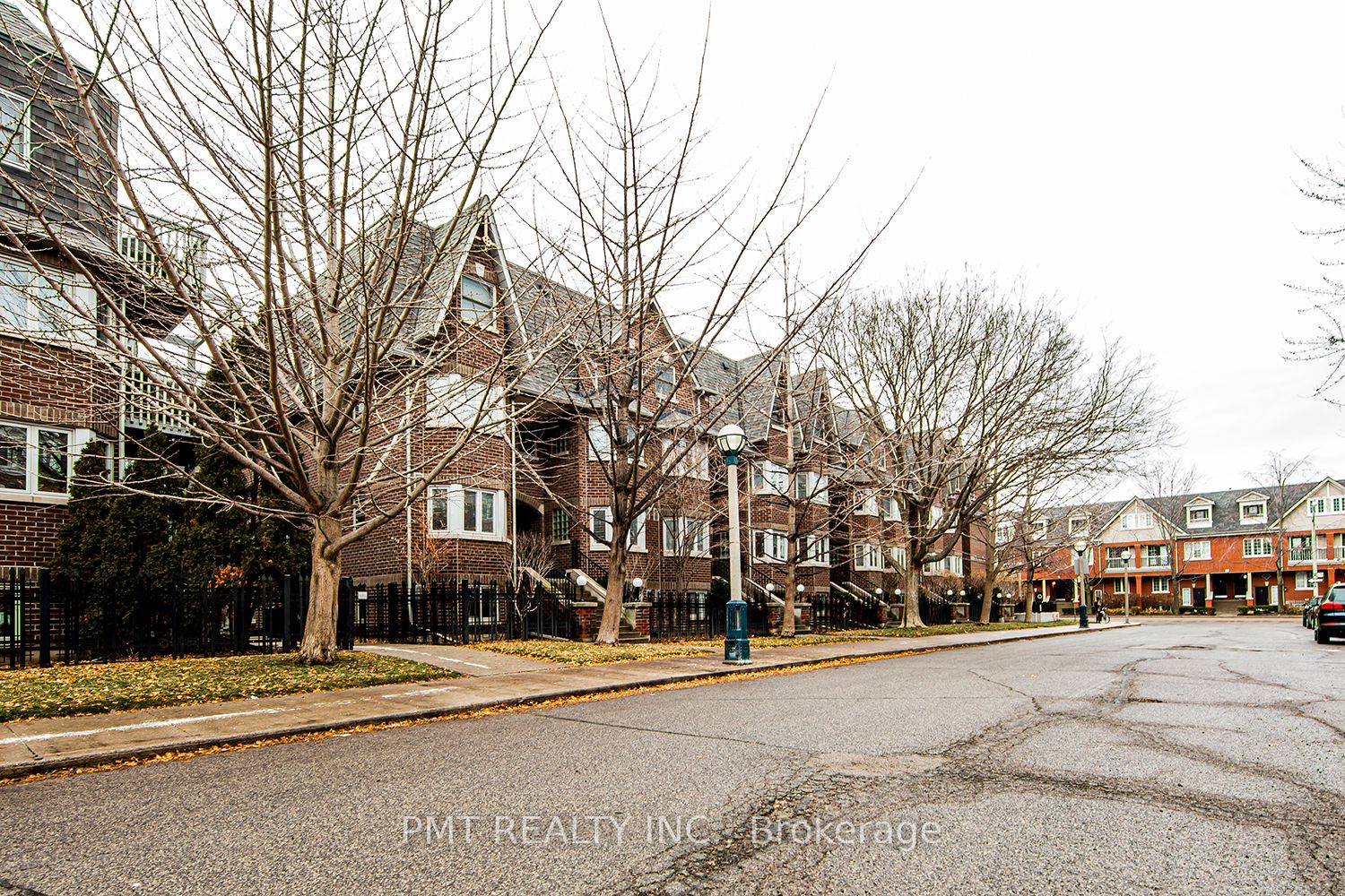 Condo Townhouse house for sale at 10 Shank St Toronto Ontario