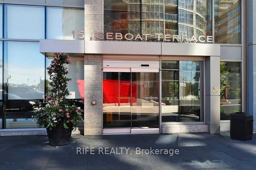 Condo Apt house for sale at 15 Iceboat Terr Toronto Ontario