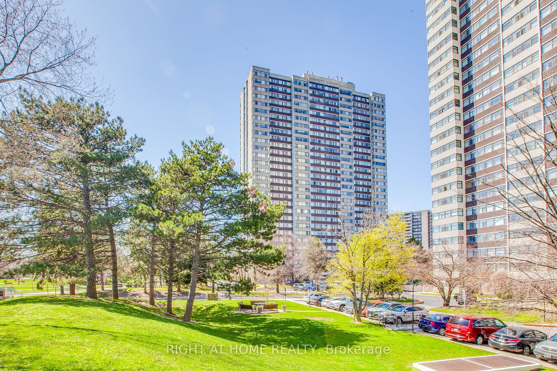 Condo Apt house for sale at 80 Antibes Dr Toronto Ontario