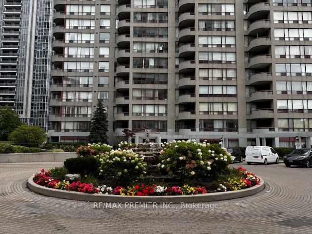 Condo Apt house for sale at 5785 Yonge St Toronto Ontario