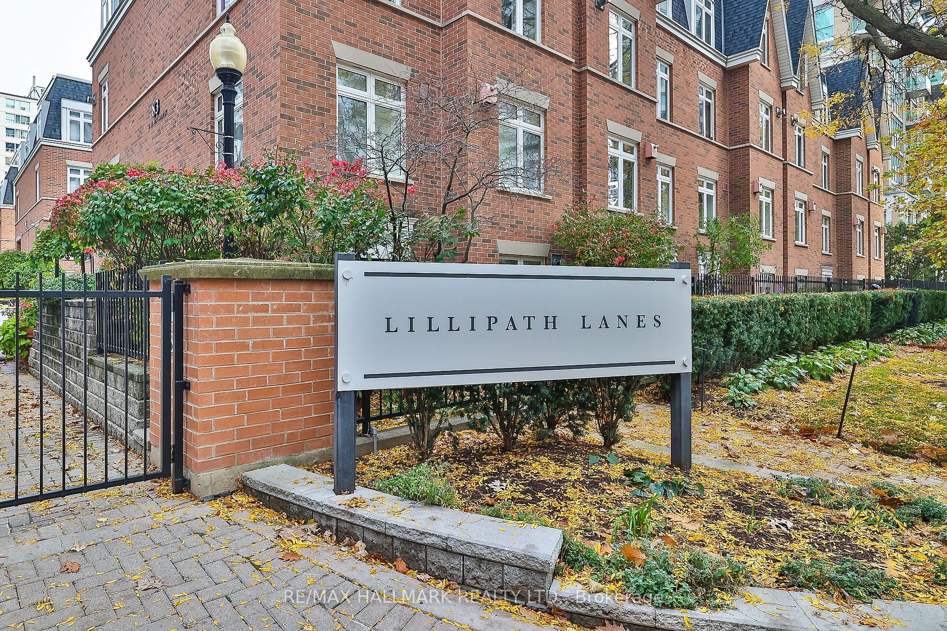 Condo Townhouse house for sale at 83 Lillian St Toronto Ontario