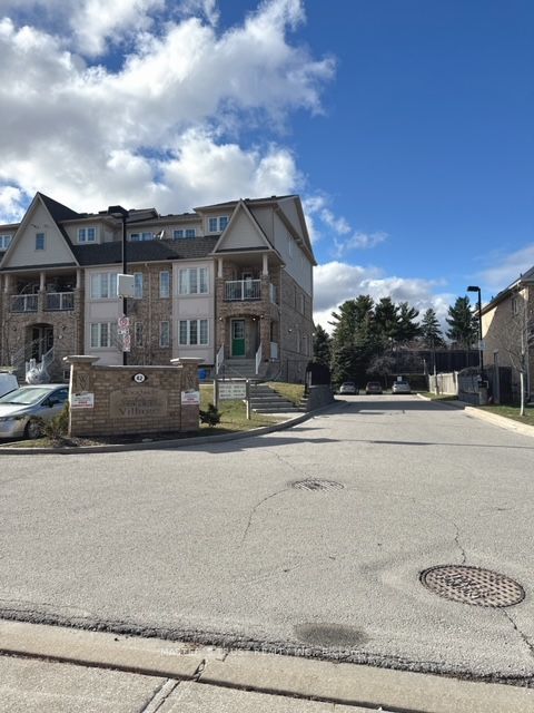 Condo Townhouse house for sale at 42 Pinery Tr Toronto Ontario