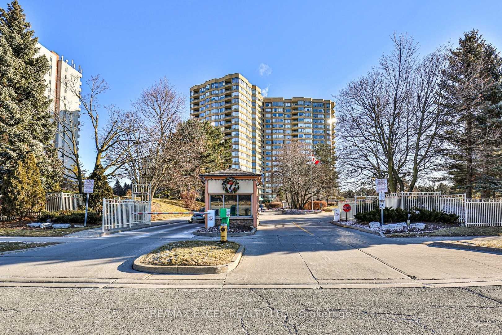 Condo Apt house for sale at 175 Bamburgh Cir Toronto Ontario