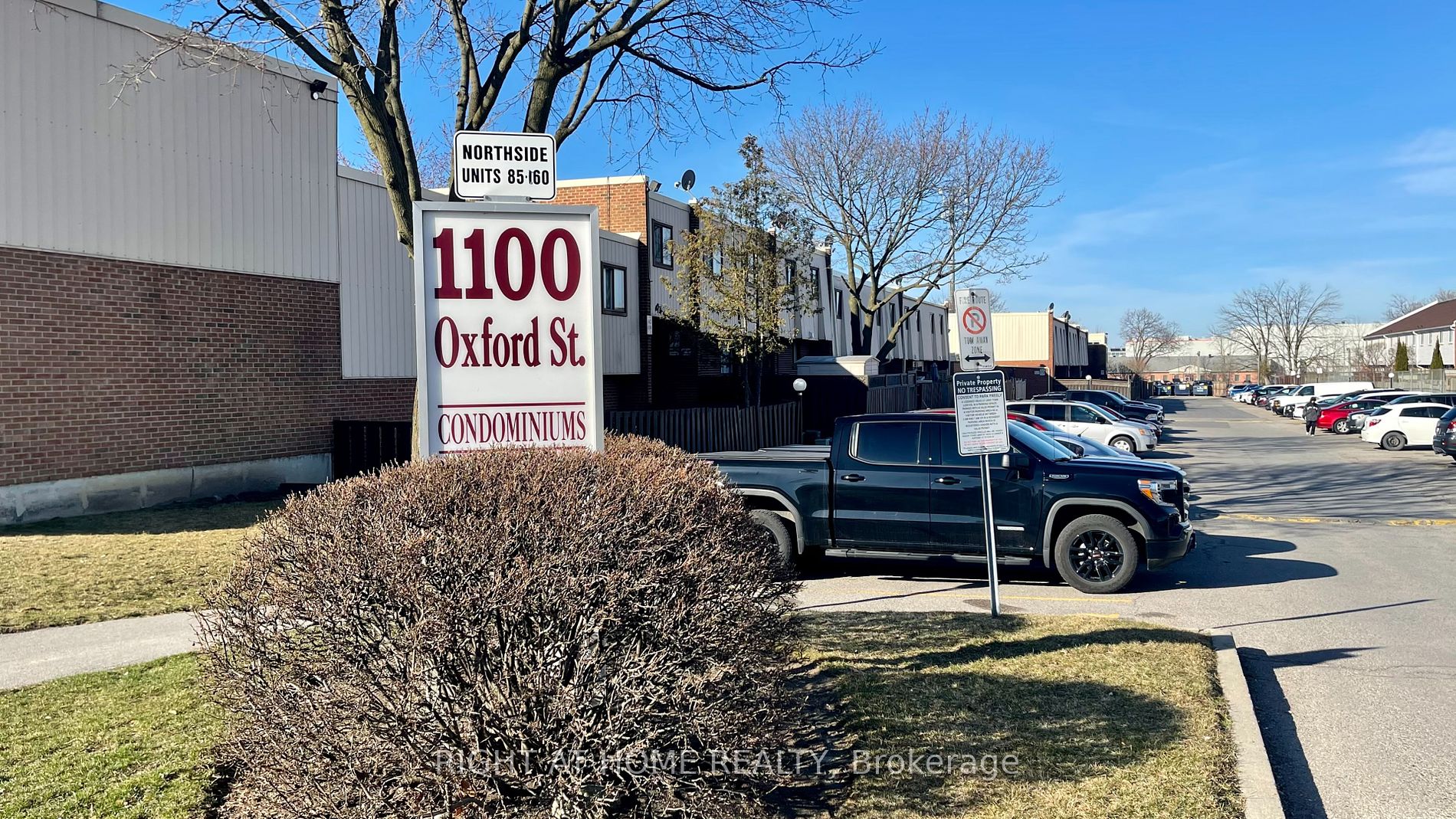 Condo Townhouse house for sale at 1100 Oxford St Oshawa Ontario