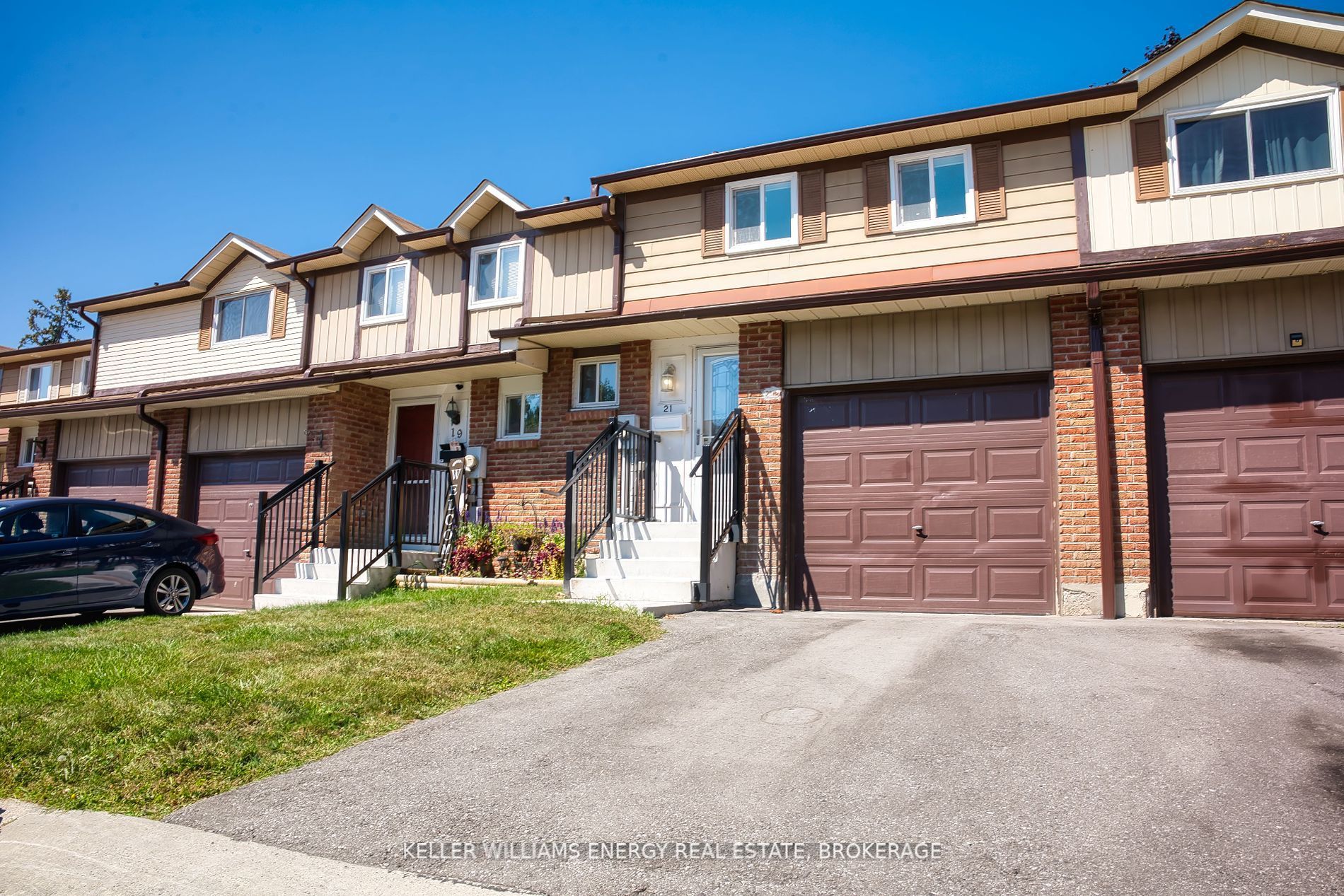 Condo Townhouse house for sale at 21 Parker Cres Ajax Ontario