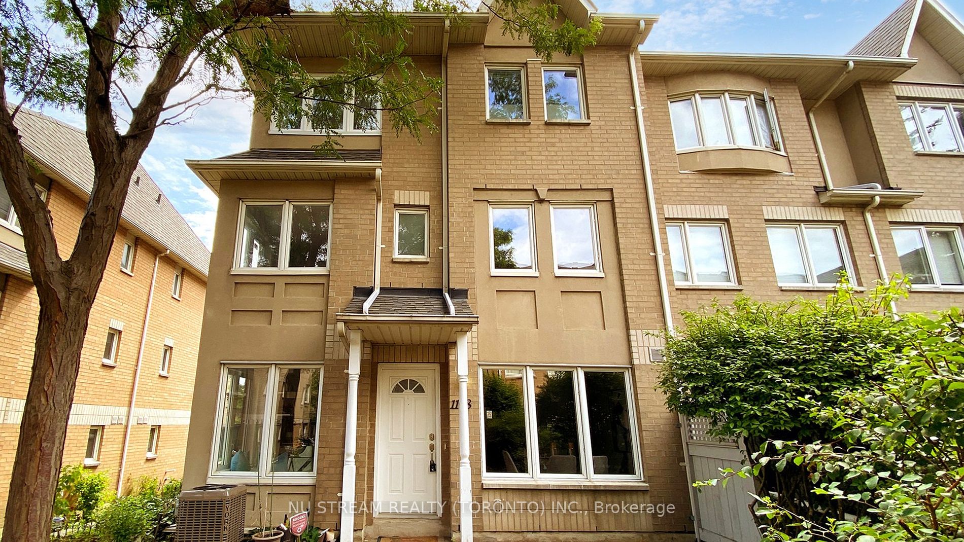 Condo Townhouse house for sale at 29 Rosebank Dr Toronto Ontario