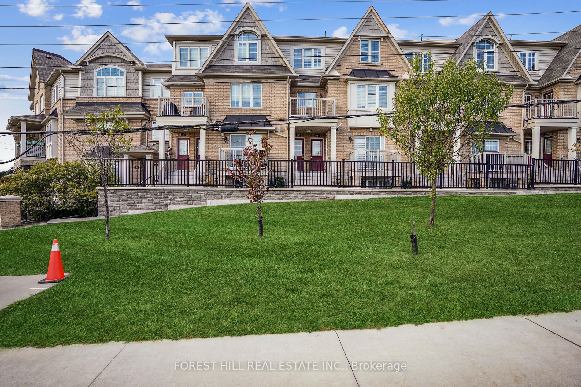 Condo Townhouse house for sale at 182 Kingston Rd  Ajax Ontario