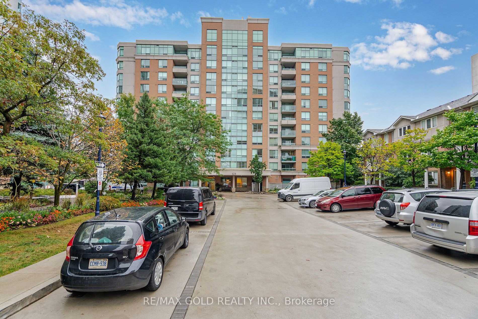 Condo Apt house for sale at 123 Omni Dr Toronto Ontario