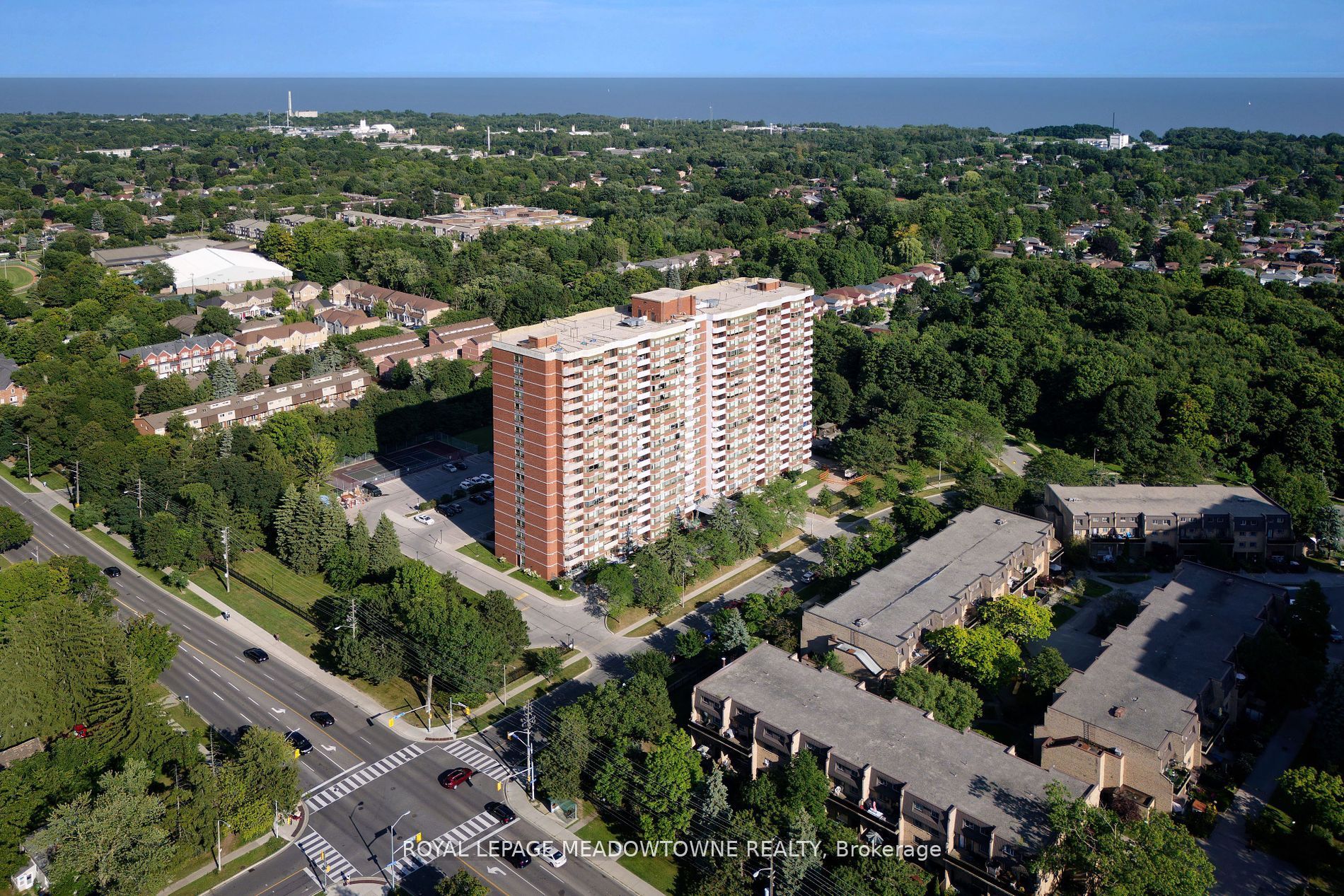 Condo Apt house for sale at 121 Ling Rd Toronto Ontario