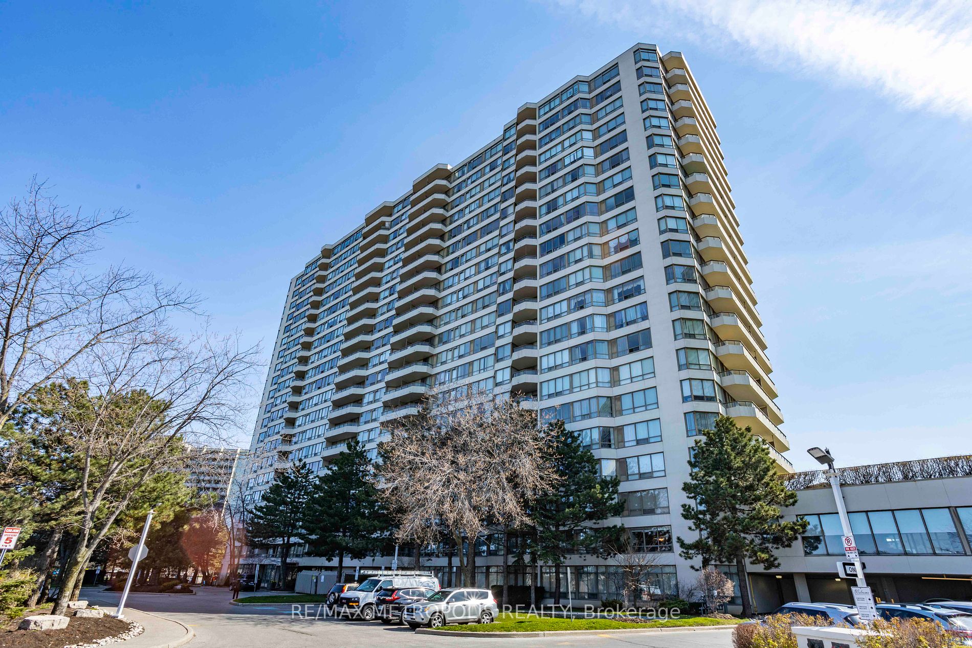 Condo Apt house for sale at 5 Greystone Walk Toronto Ontario