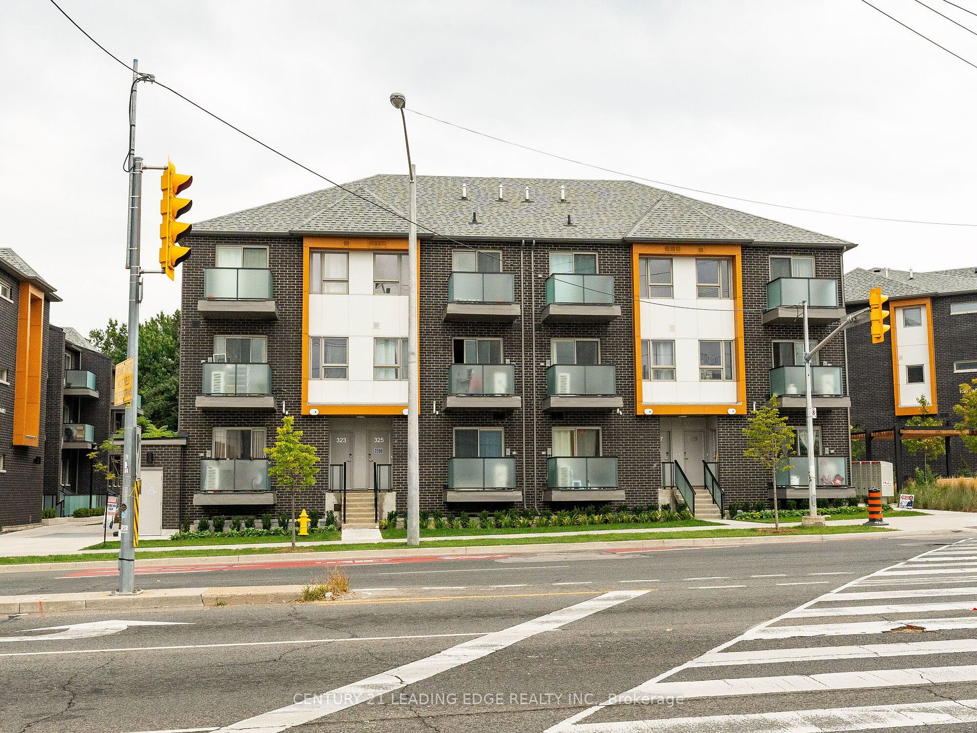 Condo Townhouse house for sale at 2787 Eglinton Av Toronto Ontario