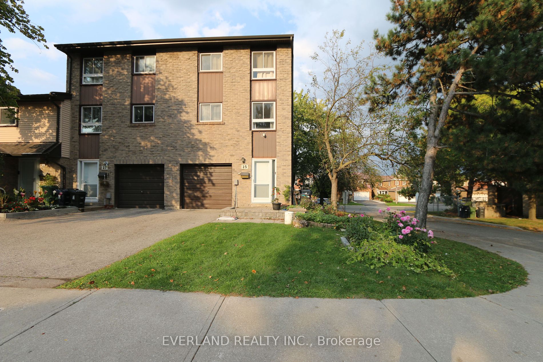 Condo Townhouse house for sale at 1121 Sandhurst C Toronto Ontario