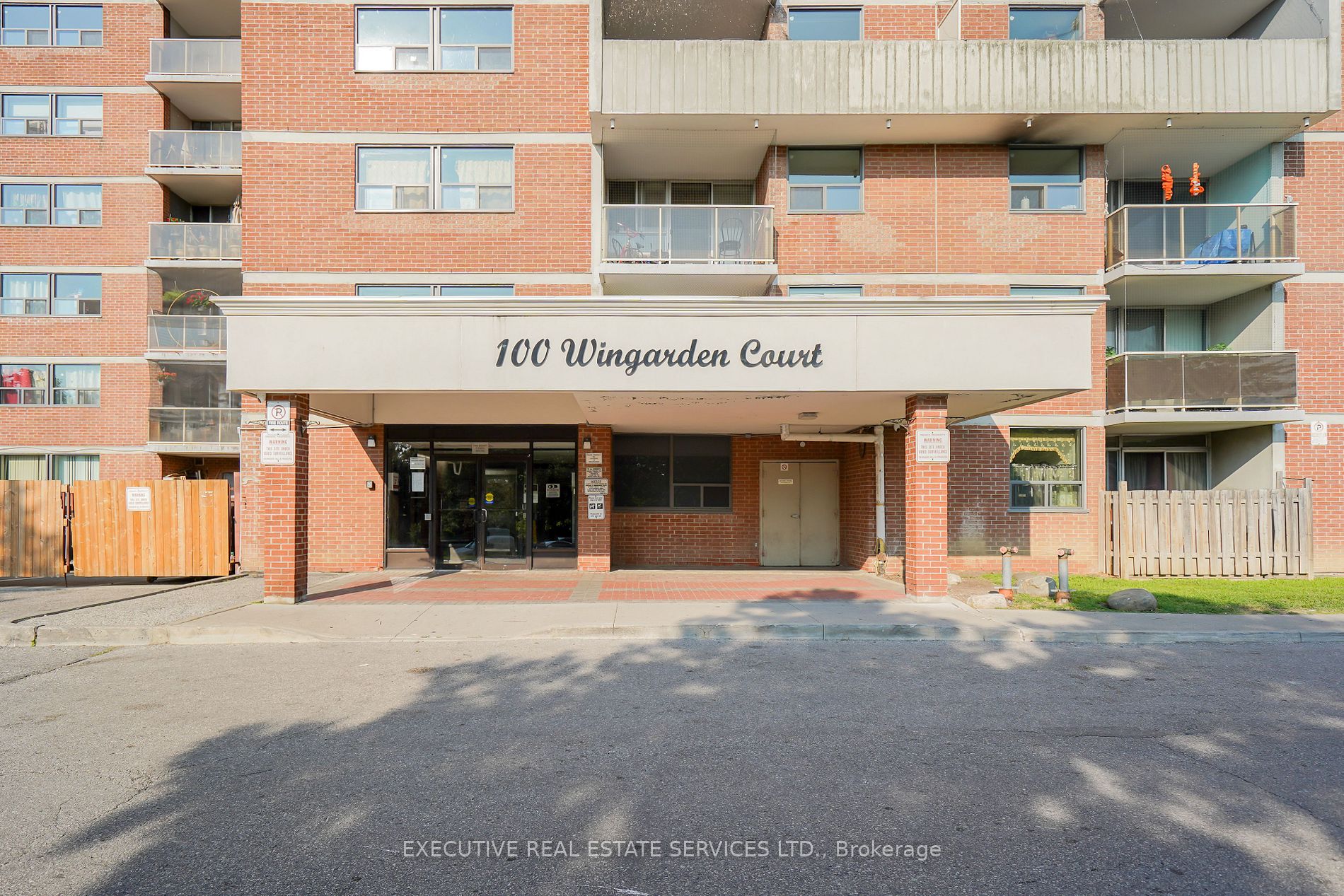 Condo Apt house for sale at 100 Wingarden Cr Toronto Ontario