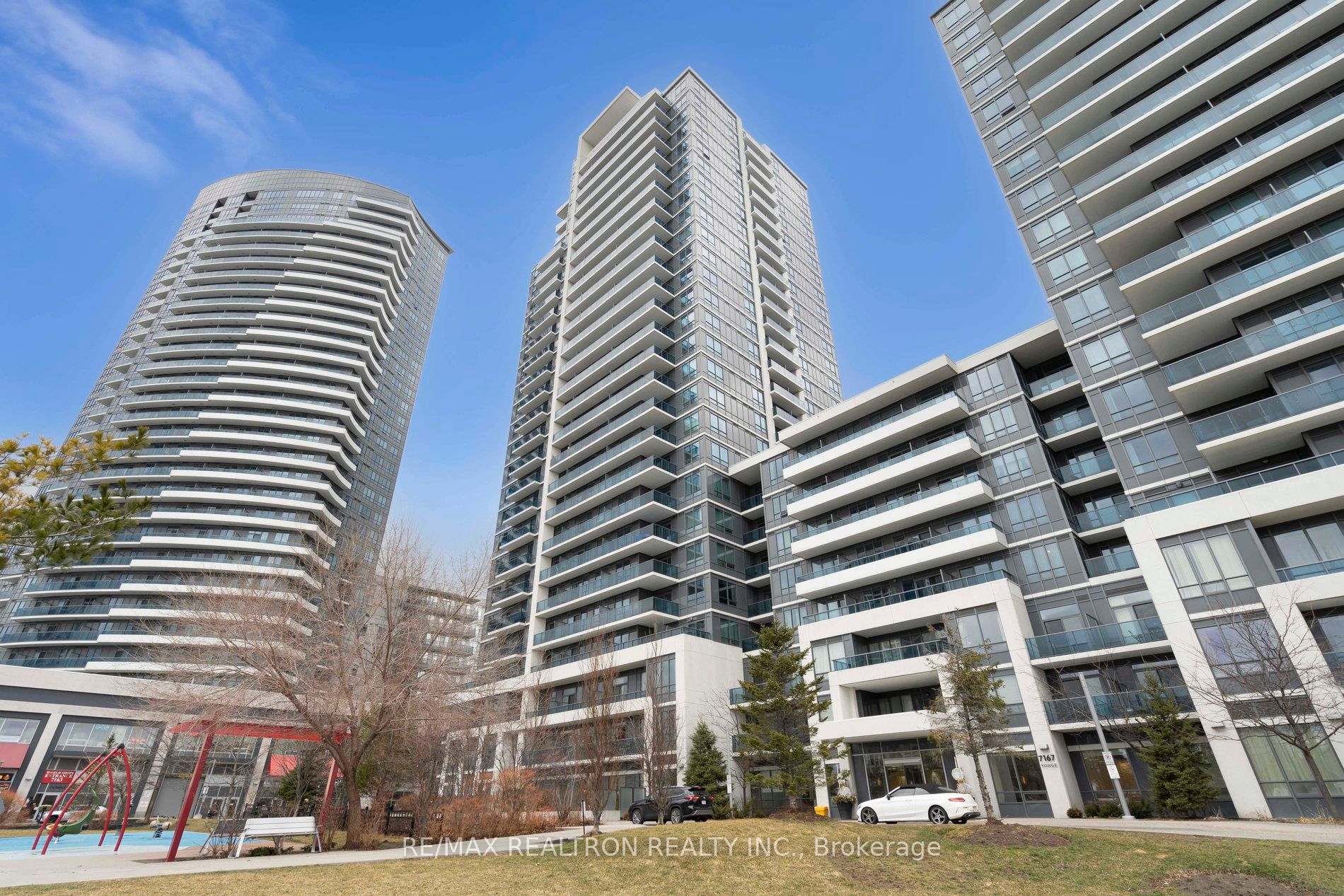 Condo Apt house for sale at 7165 Yonge St Markham Ontario