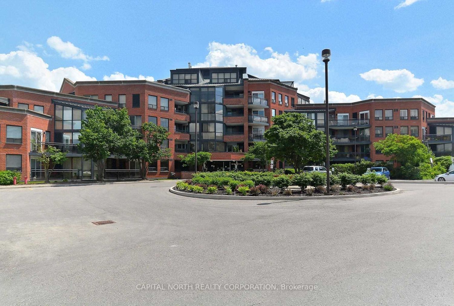 Condo Apt house for sale at 100 Arbors Lane Vaughan Ontario