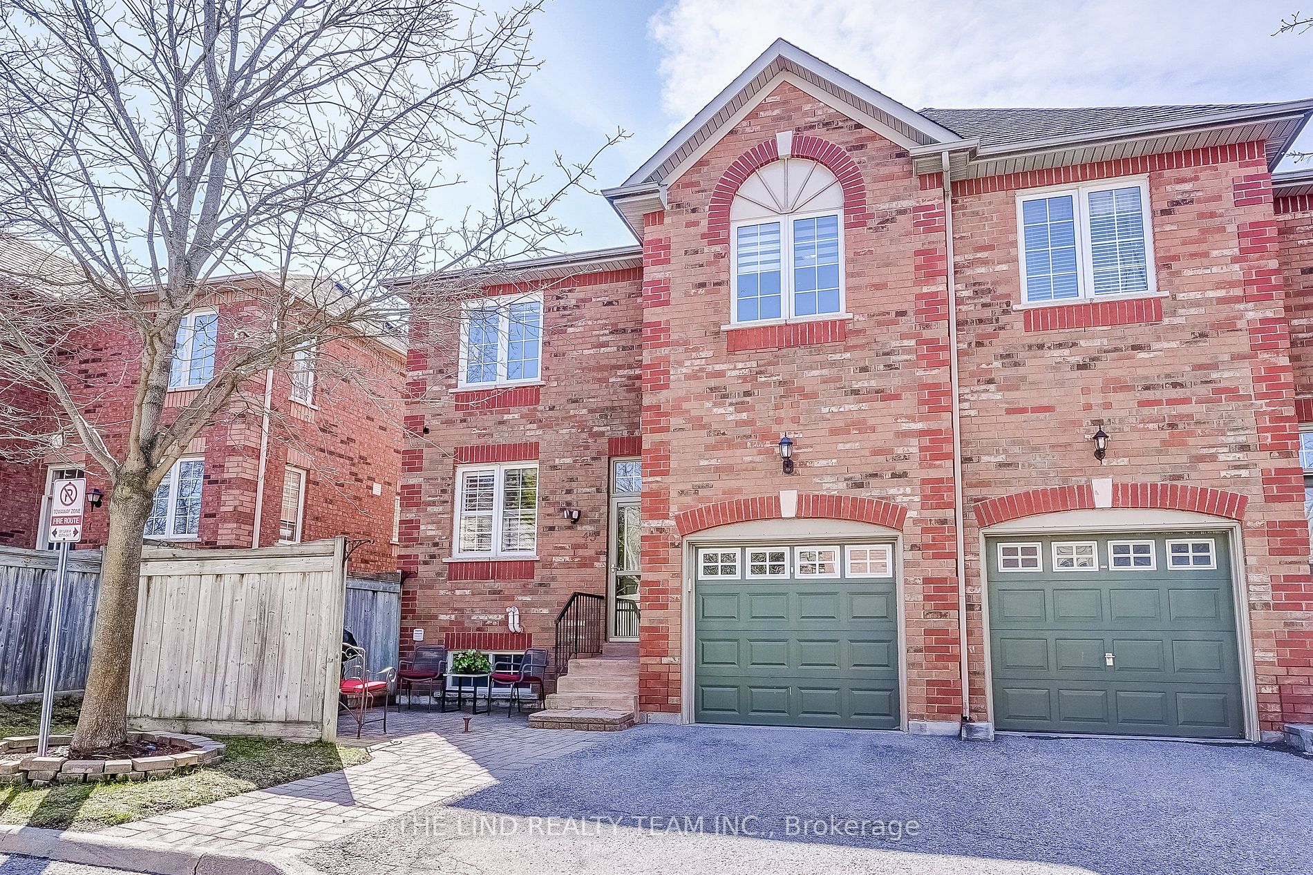 Condo Townhouse house for sale at 45 Sandlewood Cr Aurora Ontario