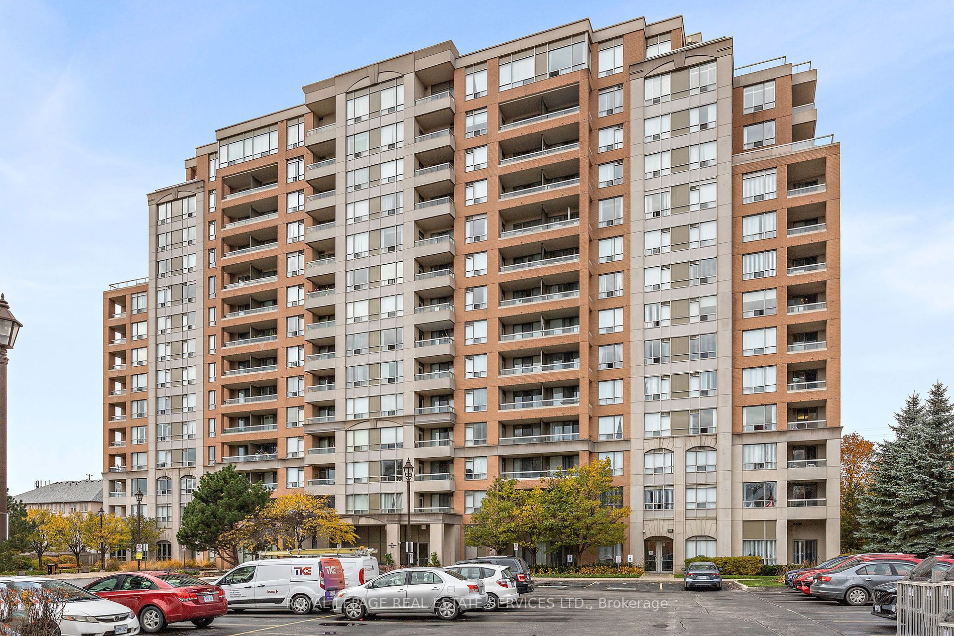 Condo Apt house for sale at 9 Northern Heigh Richmond Hill Ontario