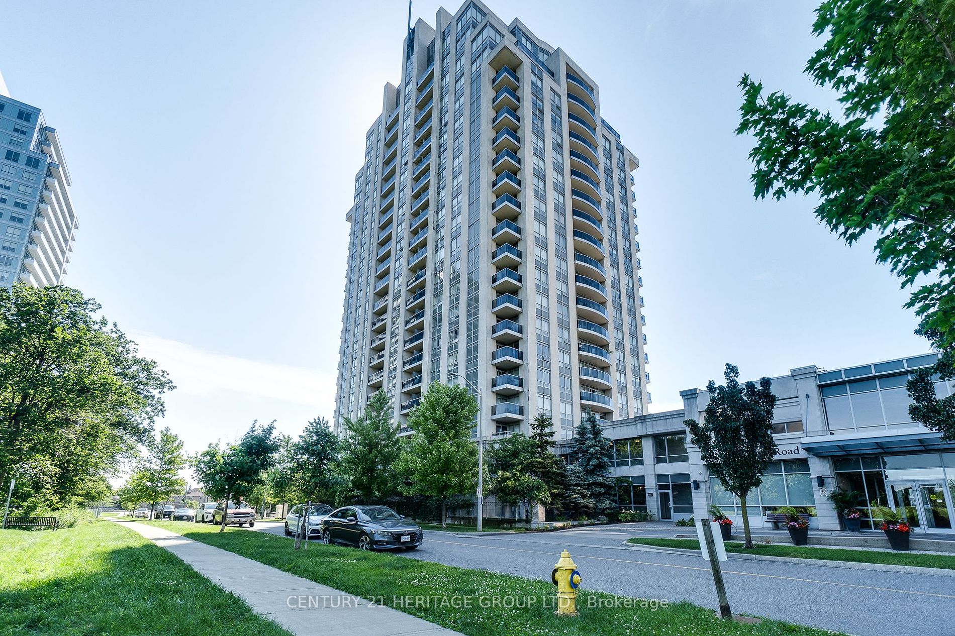 Condo Apt house for sale at 7 North Park Rd Vaughan Ontario