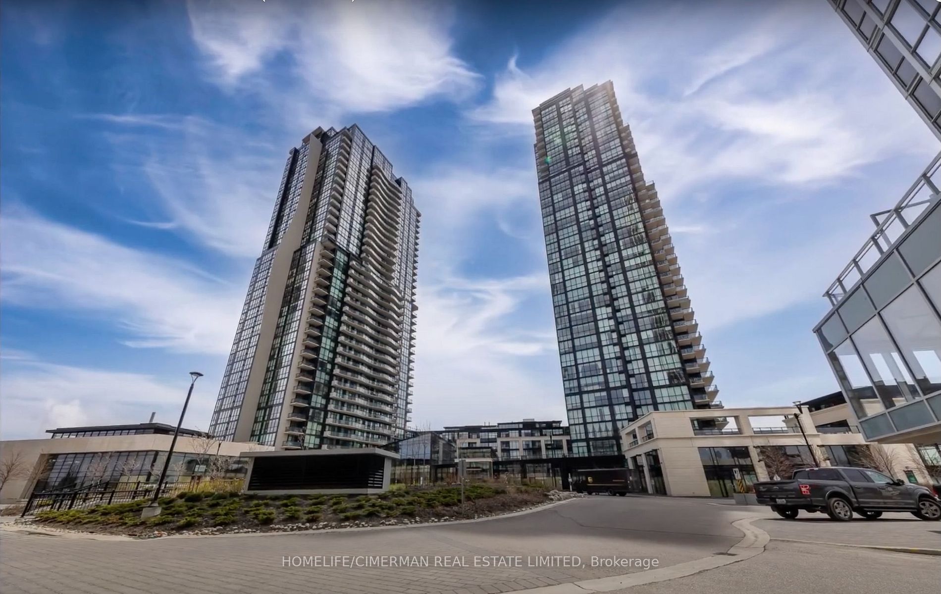 Condo Apt house for sale at 2900 Highway 7 R Vaughan Ontario