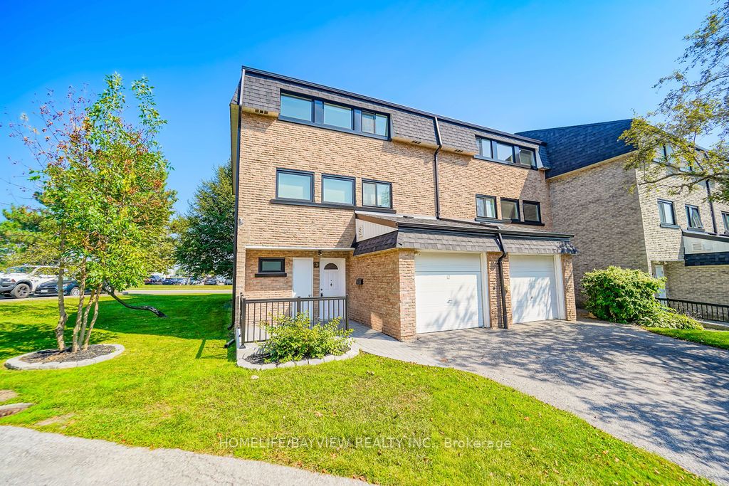 Condo Townhouse house for sale at 12 Poplar Cres Aurora Ontario