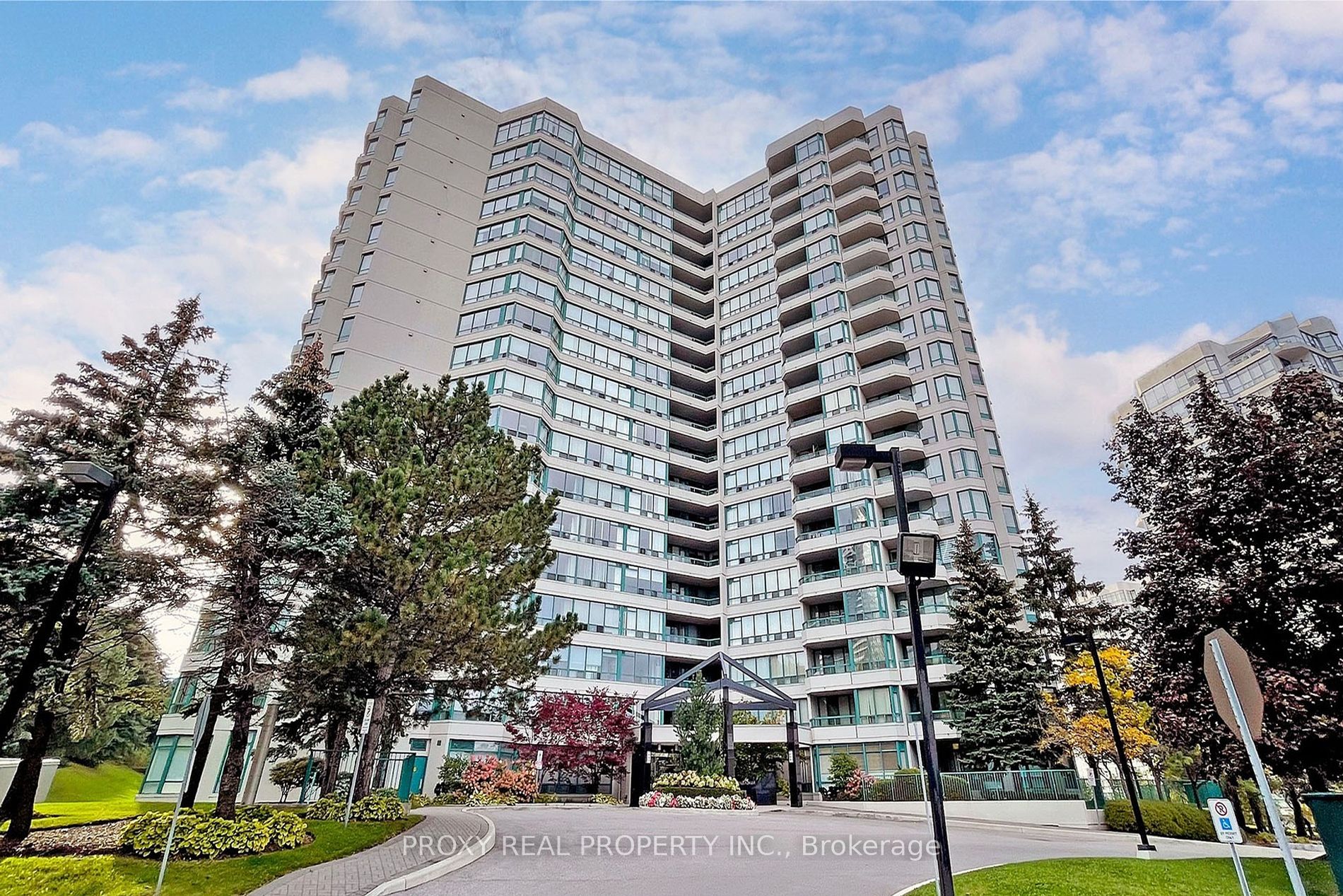 Condo Apt house for sale at 7250 Yonge St N Vaughan Ontario