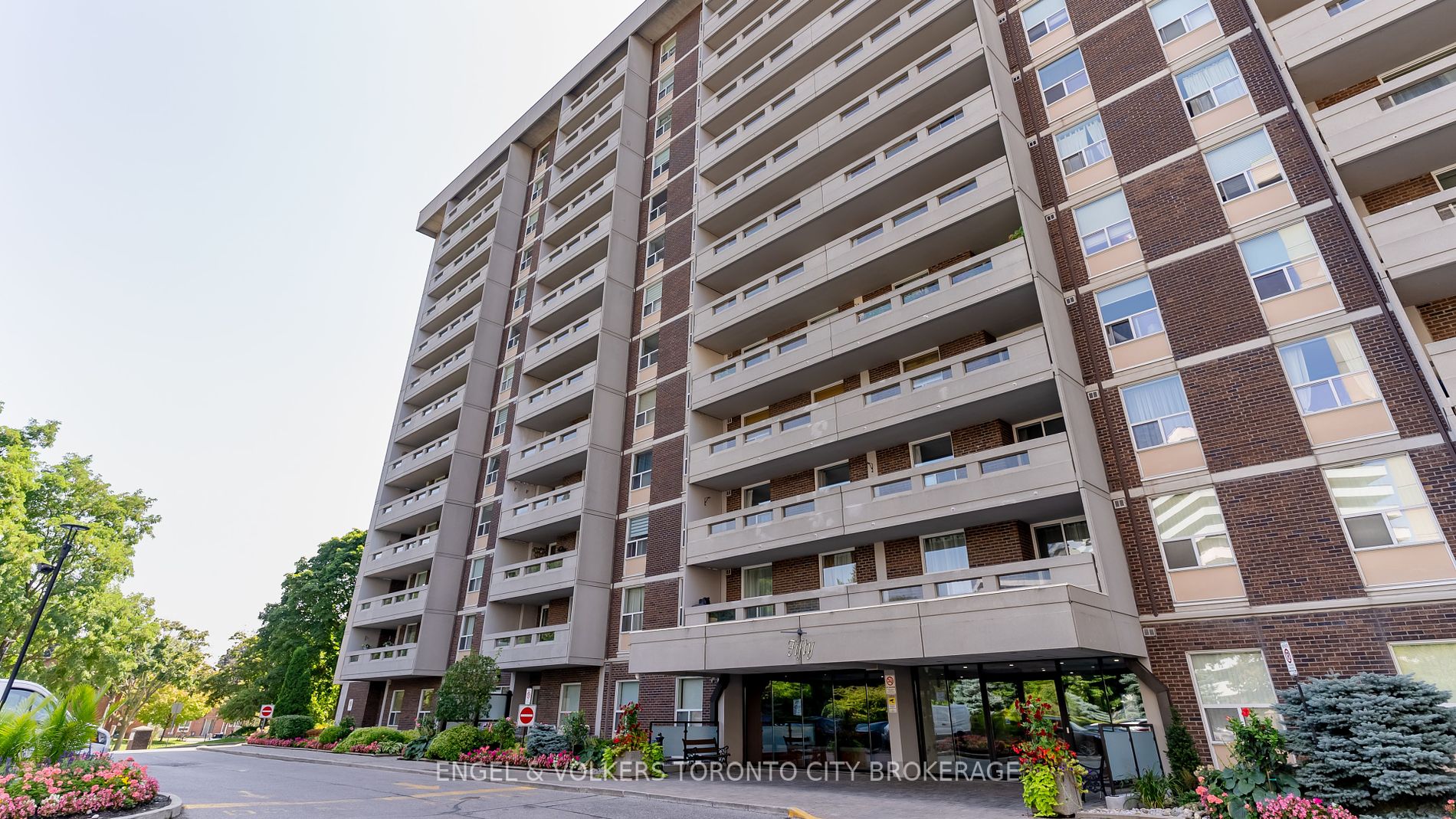 Condo Apt house for sale at 50 Inverlochy Bl Markham Ontario