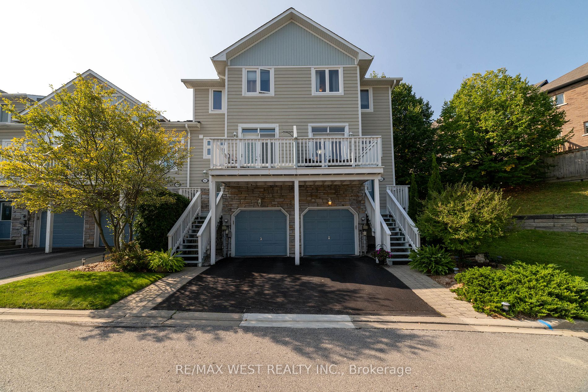 Condo Townhouse house for sale at 1064 On Bogart C Newmarket Ontario