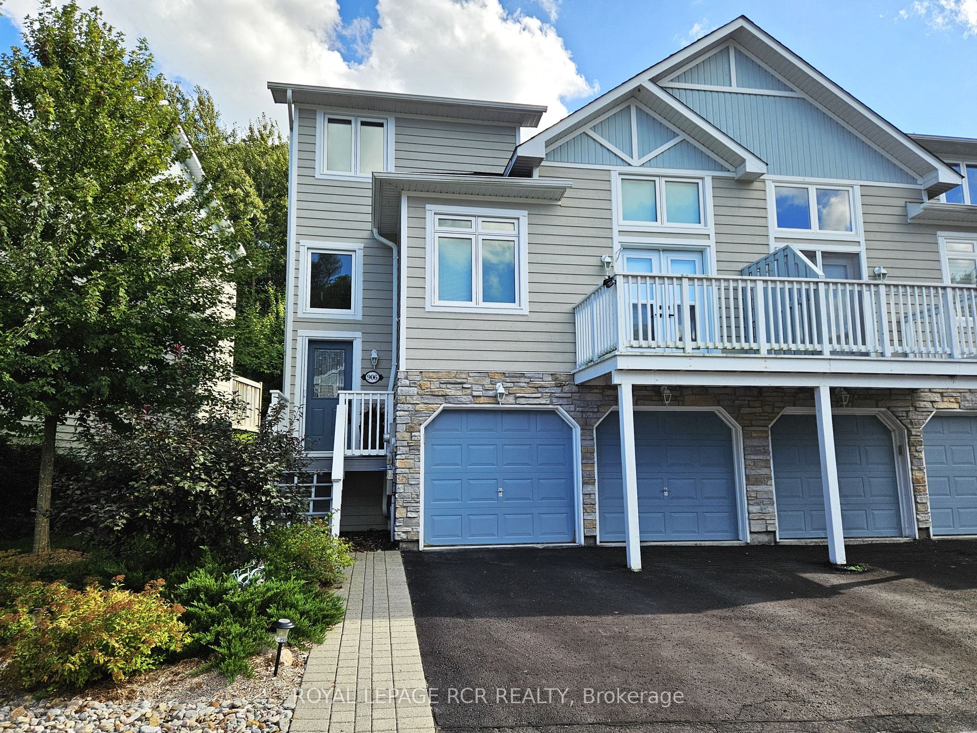 Condo Townhouse house for sale at 906 Creekfront W Newmarket Ontario