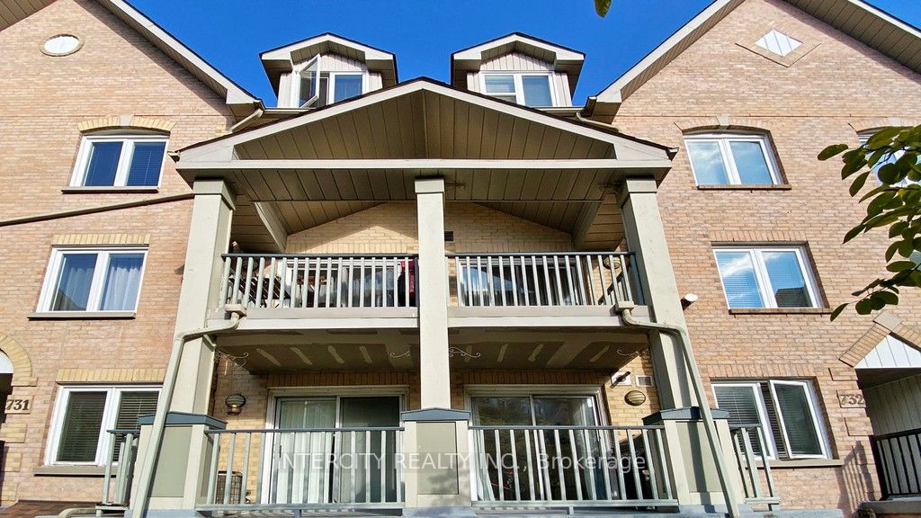 Condo Apt house for sale at 75 Weldrick Rd E Richmond Hill Ontario