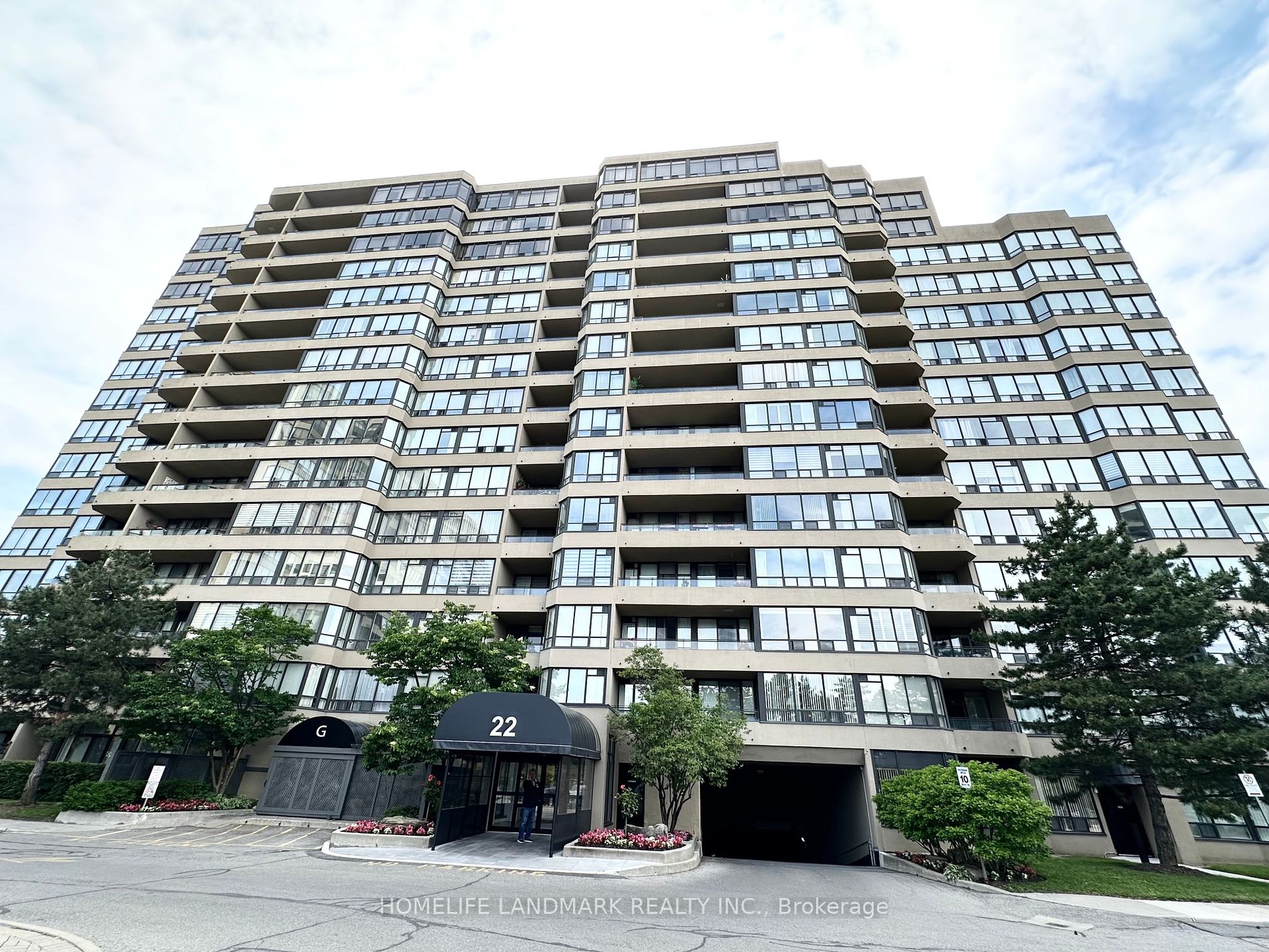 Condo Apt house for sale at 22 Clarissa Dr Richmond Hill Ontario