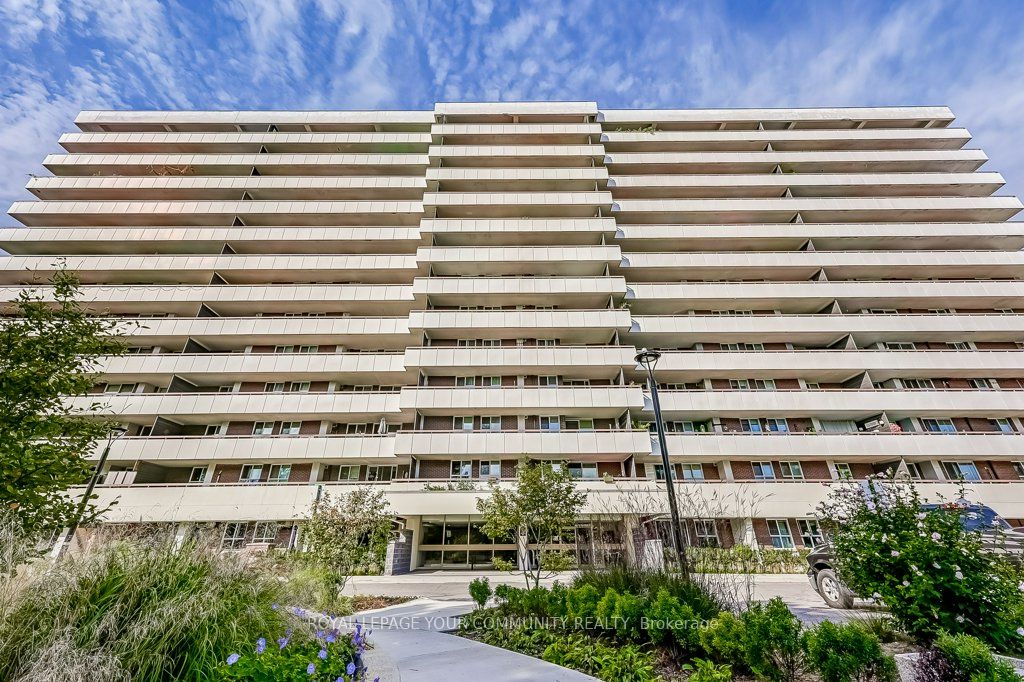 Condo Apt house for sale at 80 Inverlochy Bl Markham Ontario