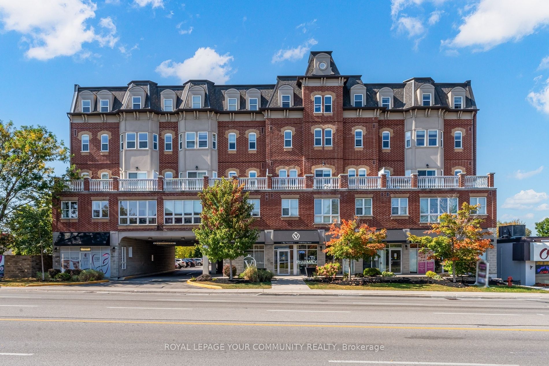 Condo Apt house for sale at 15450 Yonge St Aurora Ontario