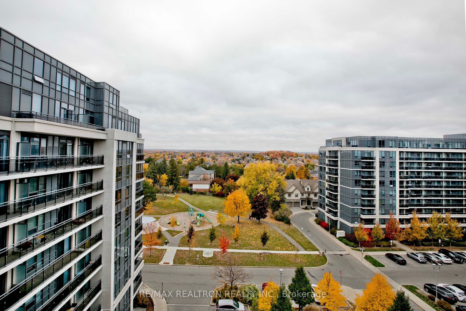 Condo Apt house for sale at 370 Highway 7  E Richmond Hill Ontario