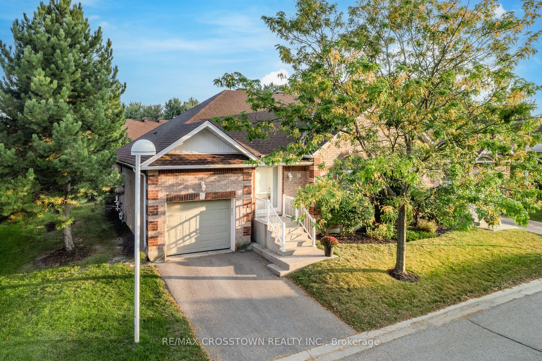 Condo Townhouse house for sale at 358 Little Ave Barrie Ontario