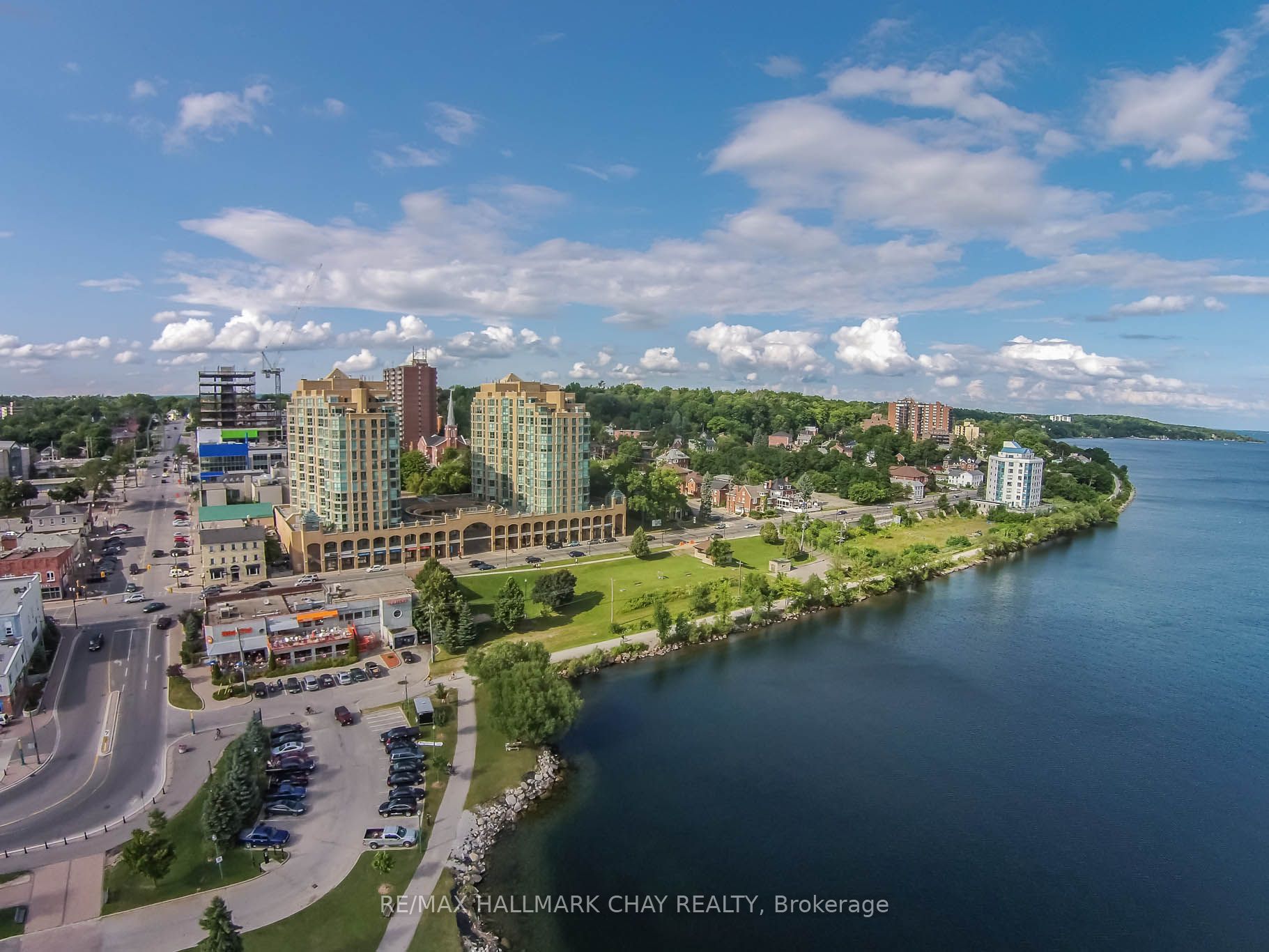 Condo Apt house for sale at 140 Dunlop St E Barrie Ontario