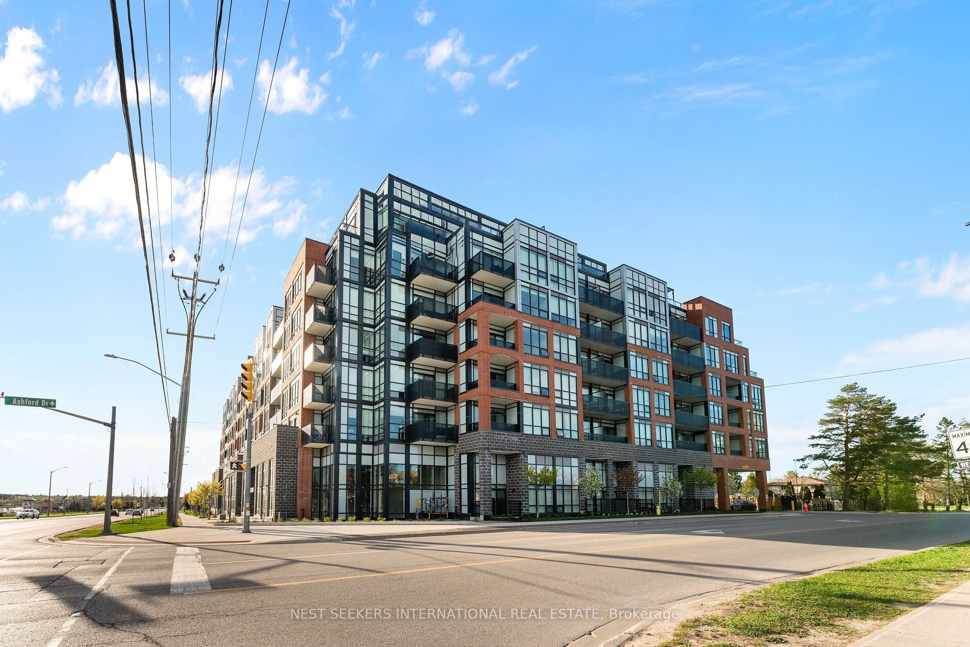 Condo Apt house for sale at 681 Yonge St Barrie Ontario