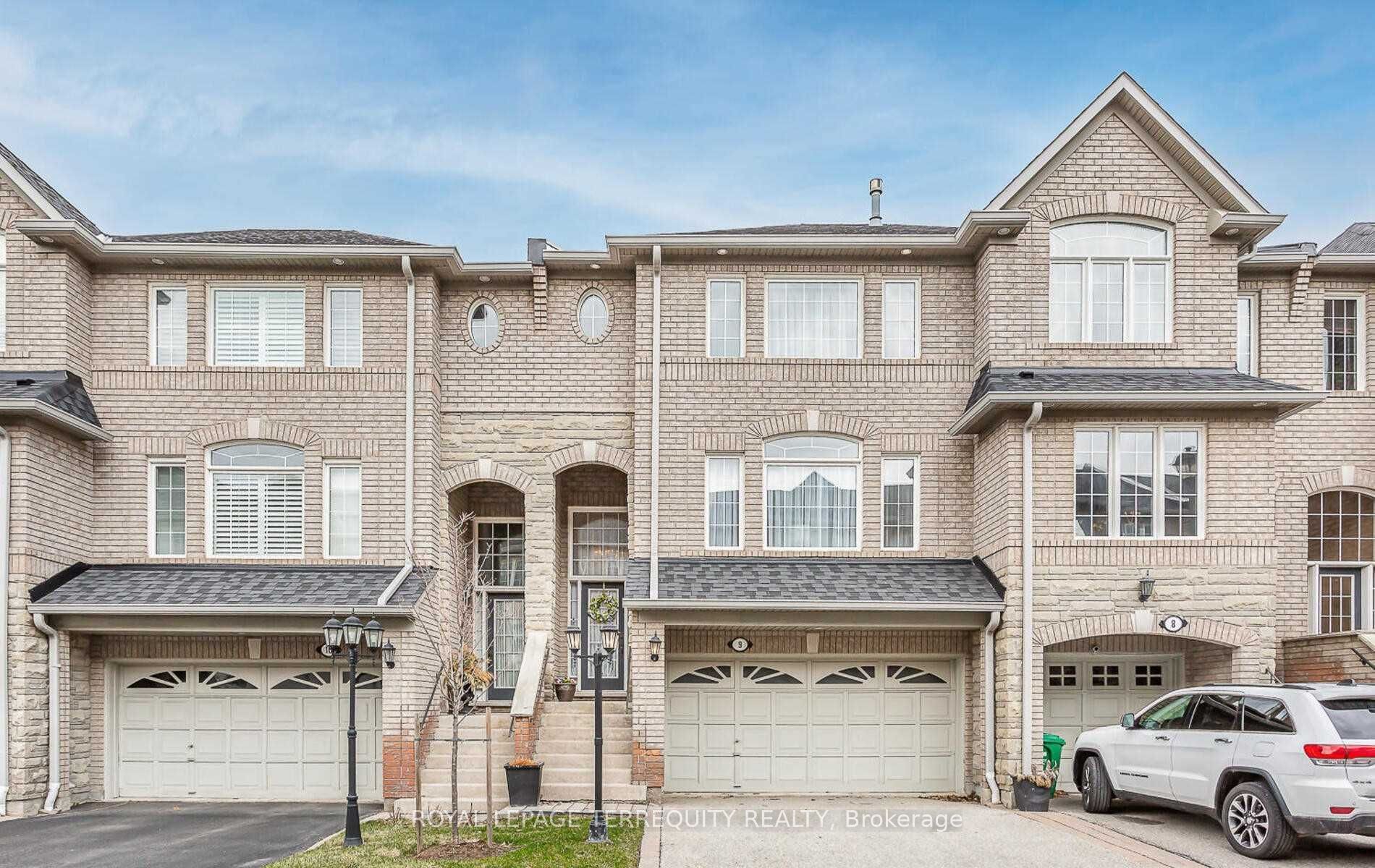Condo Townhouse house for sale at 485 Bristol Rd W Mississauga Ontario