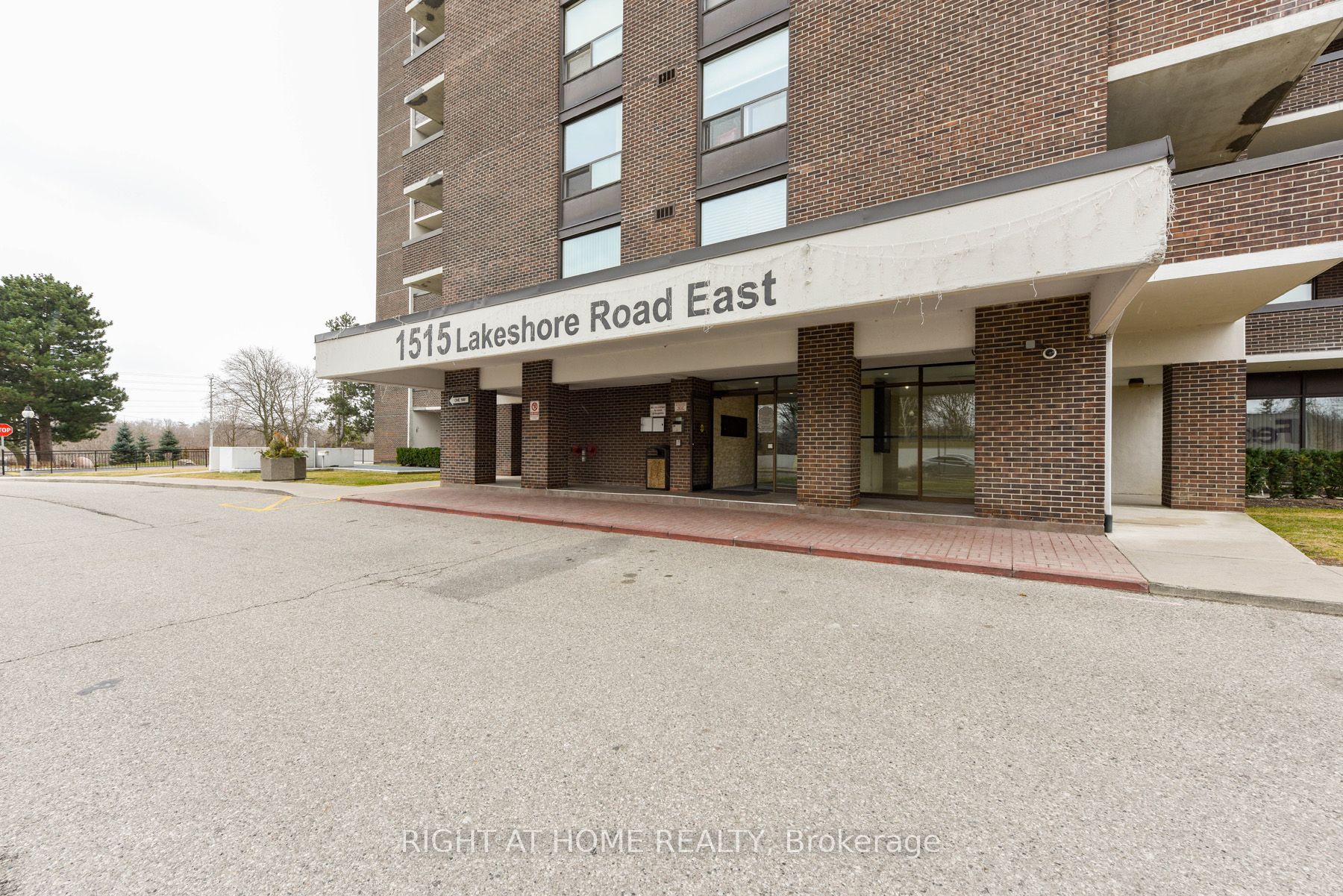 Condo Apt house for sale at 1515 Lakeshore R Mississauga Ontario