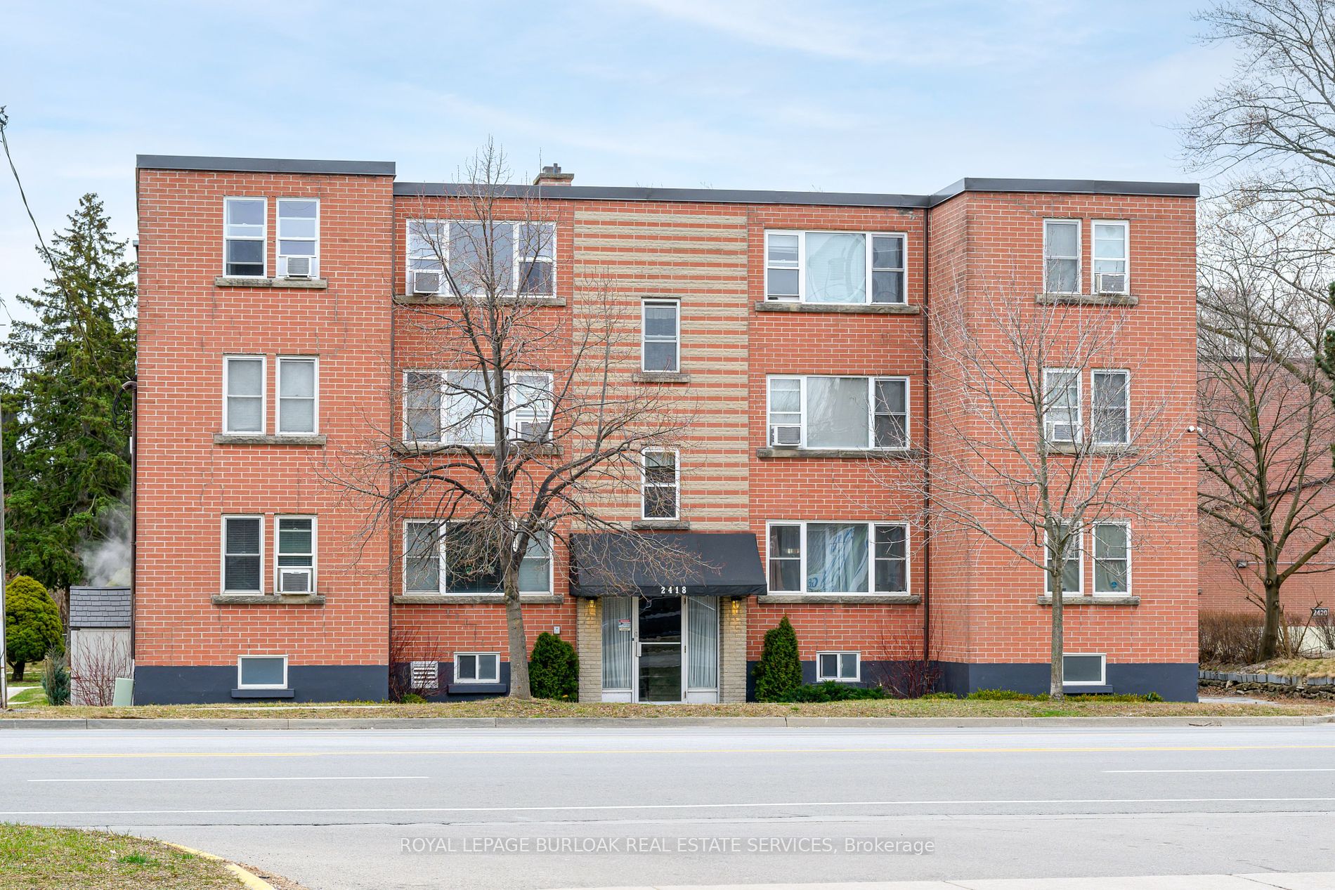 Co-Op Apt house for sale at 2418 New St Burlington Ontario